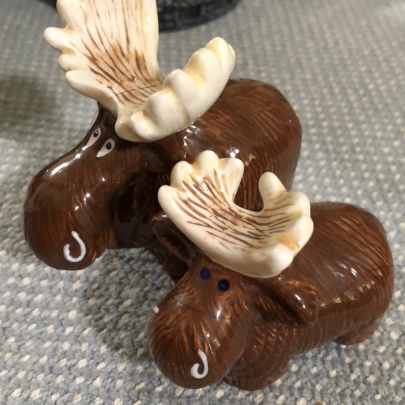 Pepper and salt shakers - Picture 2 of 2